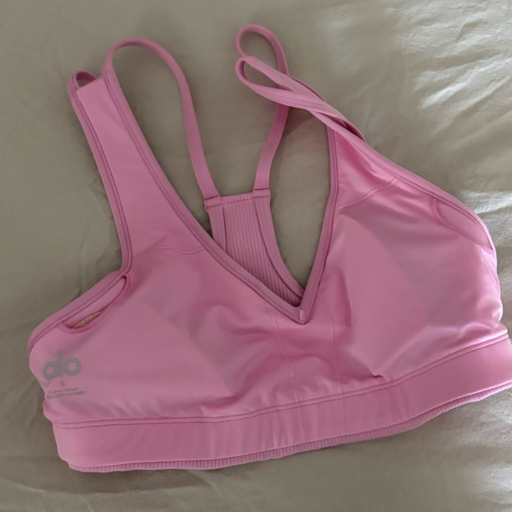 Alo brand new without tags Airlift Ribbed Jump Start V-Neck Bra - Sweet Pink - Picture 5 of 5